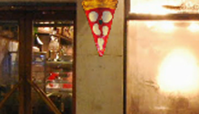 pizza luminosa a parete