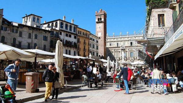 verona-piazza-erbe-mercato