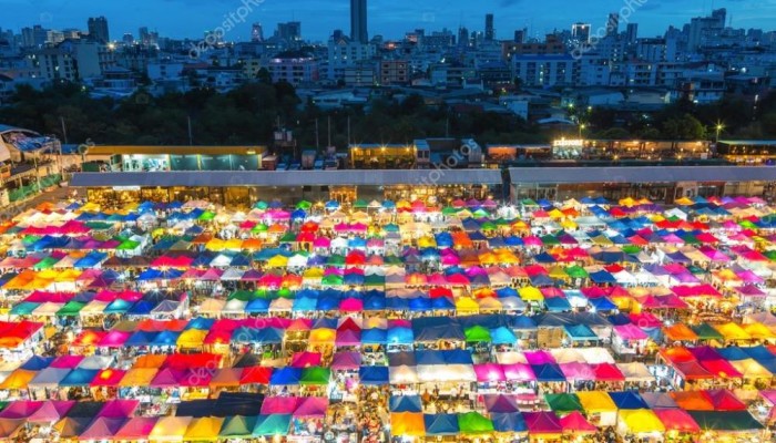 depositphotos_115955416-stock-photo-night-market-in-bangkok